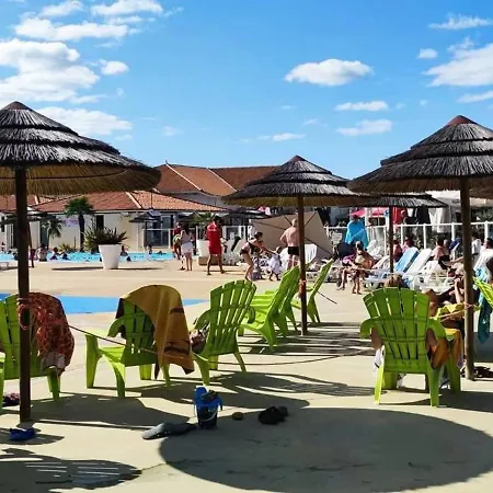 אתר קמפינג Mobilhome A La Palmyre Aux Charmettes