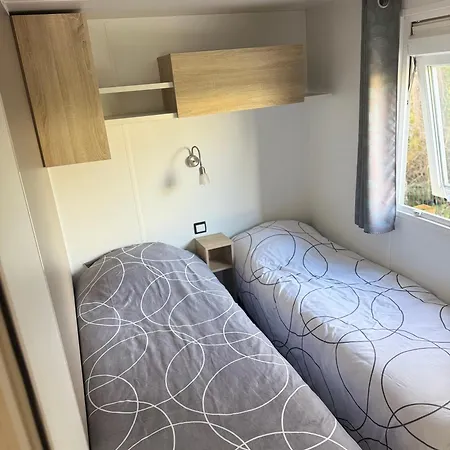 مكان تخييم Mobilhome A La Palmyre Aux Charmettes لو ماثيز