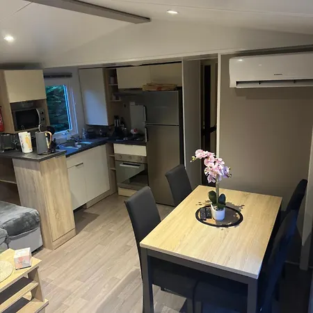 مكان تخييم Mobilhome A La Palmyre Aux Charmettes لو ماثيز