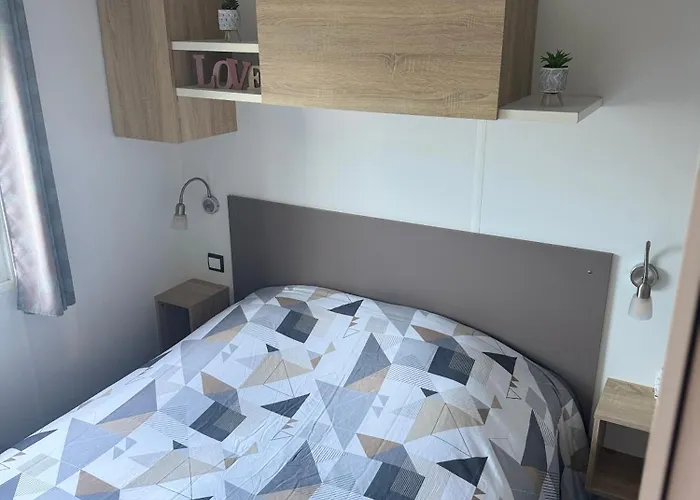 Mobilhome A La Palmyre Aux Charmettes Κάμπινγκ *